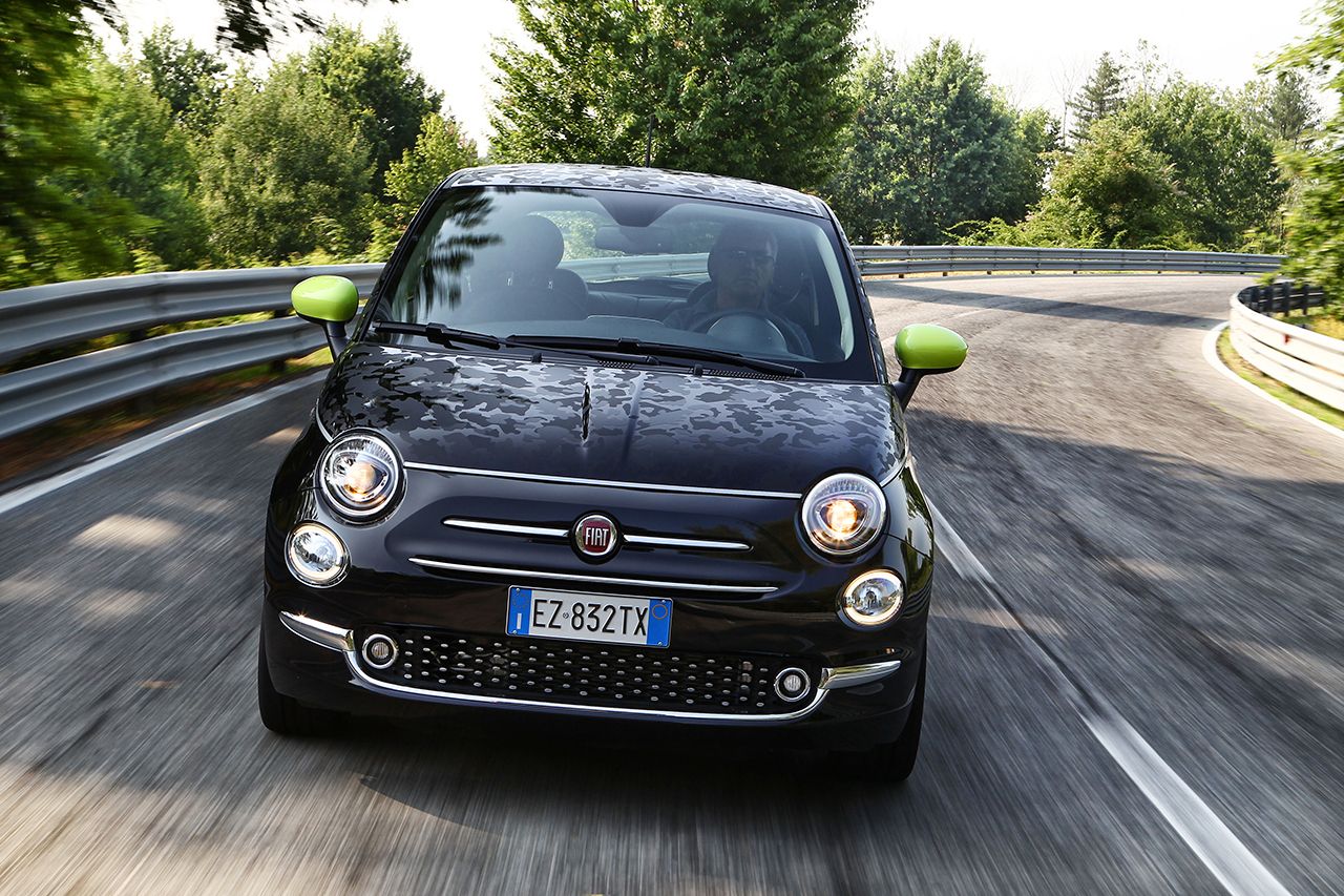 Nieuwe Fiat 500 onthuld. De 500 facelift is subtiel en geeft de populaire Italiaanse stadsauto nog meer stijl. Vanaf september is hij in Nederland.