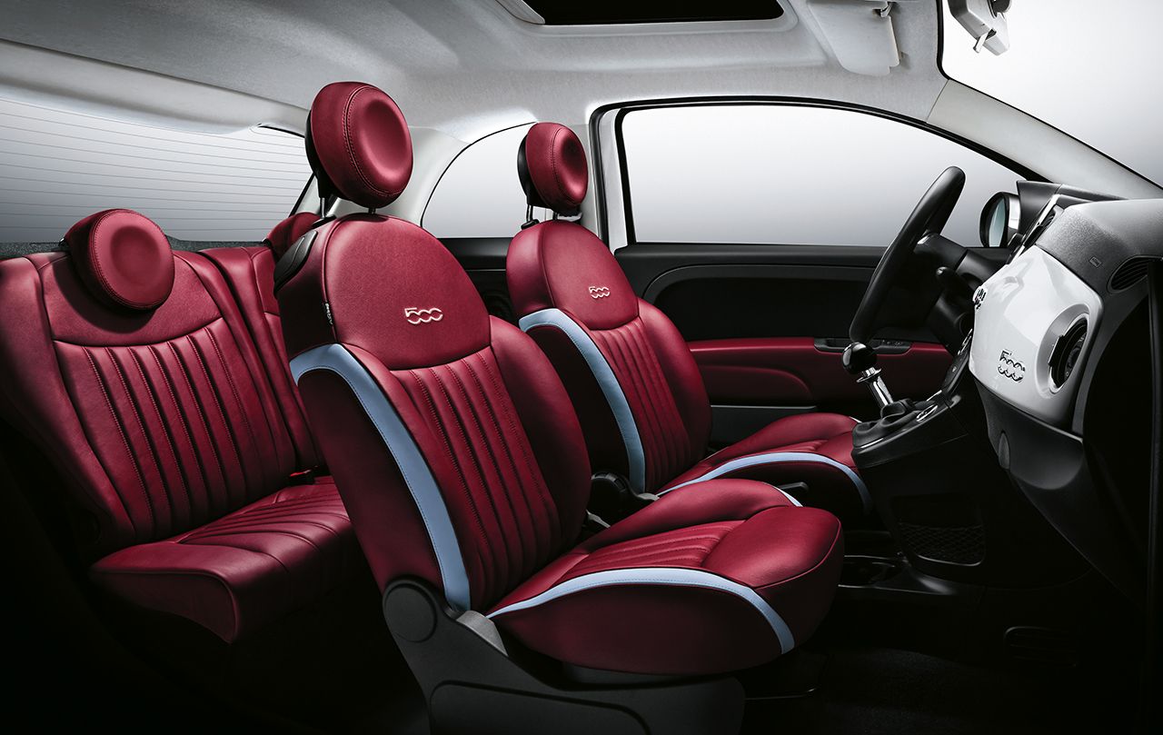 Nieuwe Fiat 500 onthuld. De 500 facelift is subtiel en geeft de populaire Italiaanse stadsauto nog meer stijl. Vanaf september is hij in Nederland.