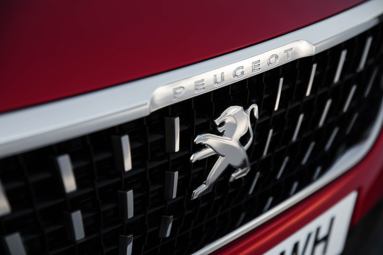 Het nieuwe gezicht van de Peugeot 2008 geeft samen met de GT Line vorm aan de facelift die Peugeot voor de SUV in gedachten heeft.
