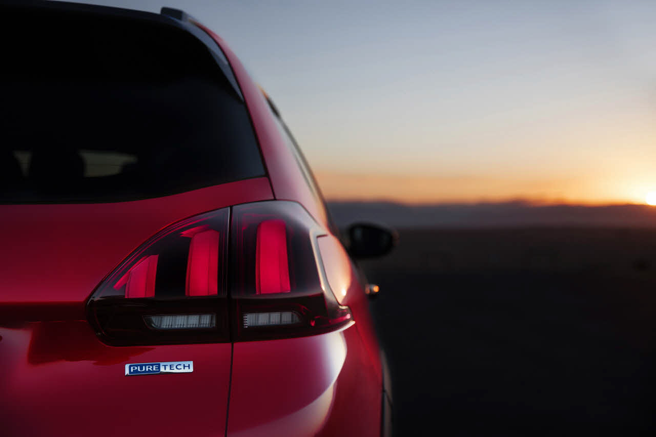 Het nieuwe gezicht van de Peugeot 2008 geeft samen met de GT Line vorm aan de facelift die Peugeot voor de SUV in gedachten heeft.