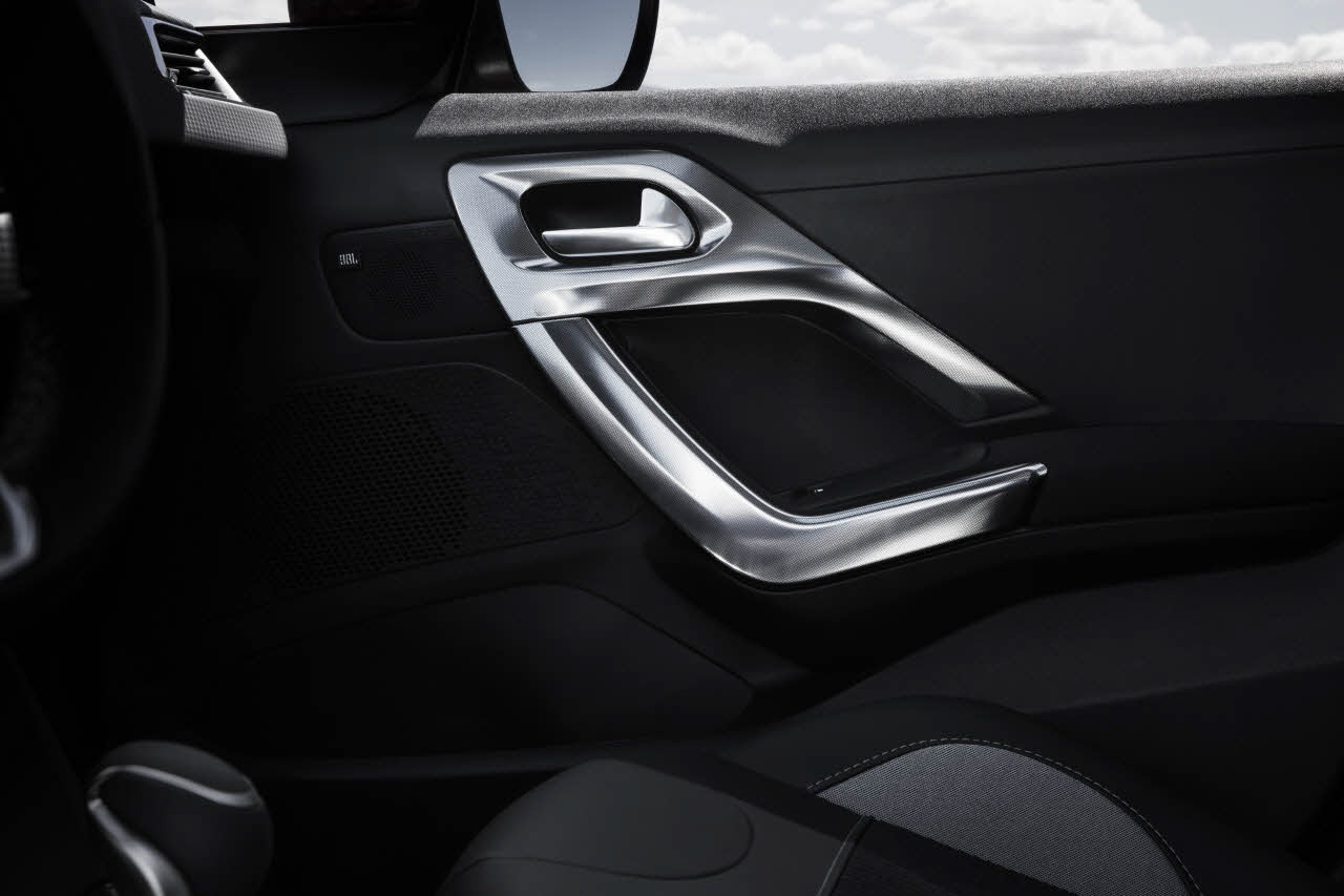 Het nieuwe gezicht van de Peugeot 2008 geeft samen met de GT Line vorm aan de facelift die Peugeot voor de SUV in gedachten heeft.