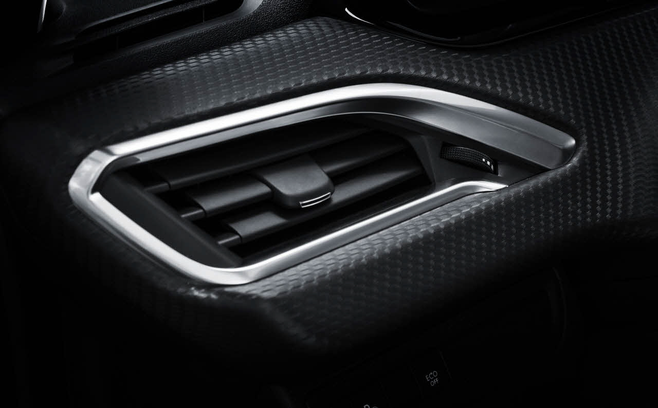 Het nieuwe gezicht van de Peugeot 2008 geeft samen met de GT Line vorm aan de facelift die Peugeot voor de SUV in gedachten heeft.