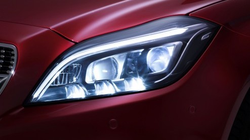 Teaser Facelift Mercedes-Benz CLS met Multibeam LED-verlichting