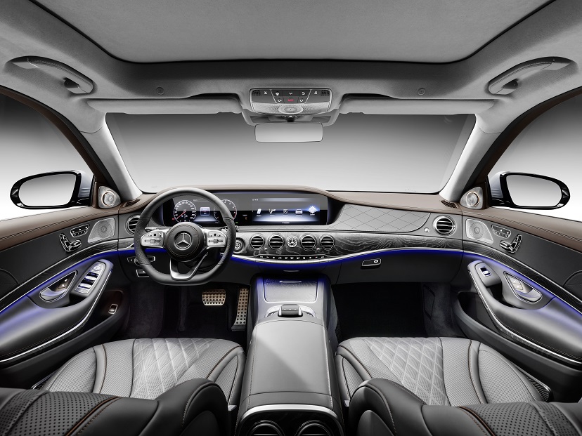 Mercedes-Benz heeft de vernieuwde S-Klasse nu volledig onthuld. Er zijn nieuwe motoren, een plug-in hybridevariant, meer rijtechnologie en meerdere kleinere wijzigingen.
