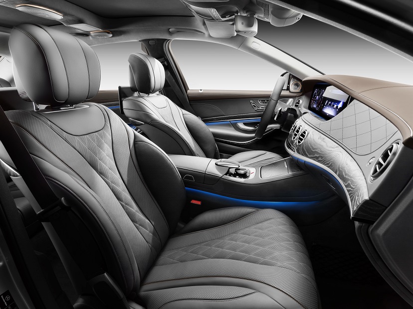 Mercedes-Benz heeft de vernieuwde S-Klasse nu volledig onthuld. Er zijn nieuwe motoren, een plug-in hybridevariant, meer rijtechnologie en meerdere kleinere wijzigingen.