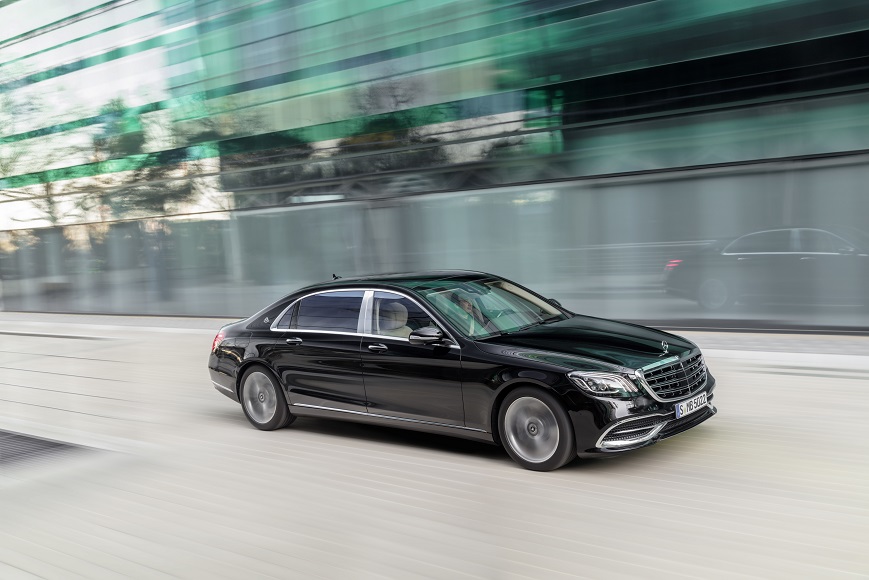 Mercedes-Benz heeft de vernieuwde S-Klasse nu volledig onthuld. Er zijn nieuwe motoren, een plug-in hybridevariant, meer rijtechnologie en meerdere kleinere wijzigingen.
