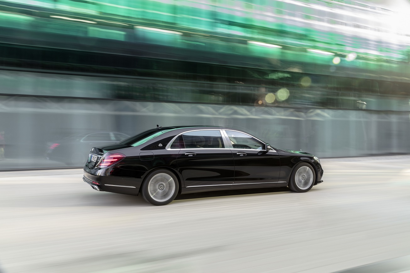 Mercedes-Benz heeft de vernieuwde S-Klasse nu volledig onthuld. Er zijn nieuwe motoren, een plug-in hybridevariant, meer rijtechnologie en meerdere kleinere wijzigingen.