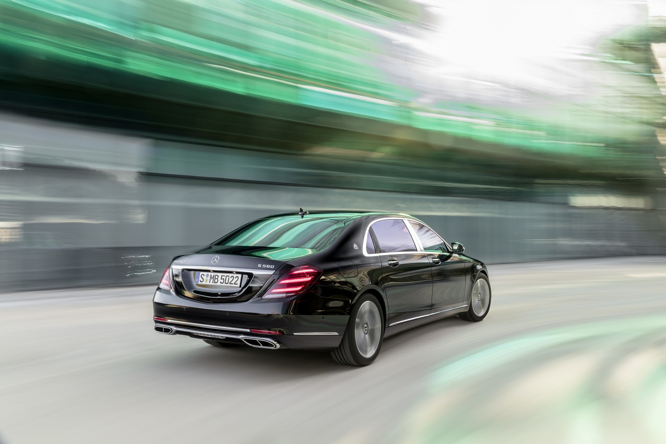Mercedes-Benz heeft de vernieuwde S-Klasse nu volledig onthuld. Er zijn nieuwe motoren, een plug-in hybridevariant, meer rijtechnologie en meerdere kleinere wijzigingen.