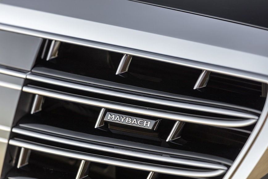 Mercedes-Benz heeft de vernieuwde S-Klasse nu volledig onthuld. Er zijn nieuwe motoren, een plug-in hybridevariant, meer rijtechnologie en meerdere kleinere wijzigingen.