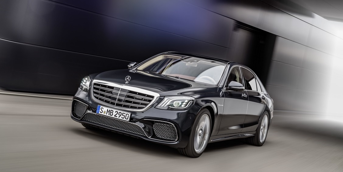 Mercedes-Benz heeft de vernieuwde S-Klasse nu volledig onthuld. Er zijn nieuwe motoren, een plug-in hybridevariant, meer rijtechnologie en meerdere kleinere wijzigingen.