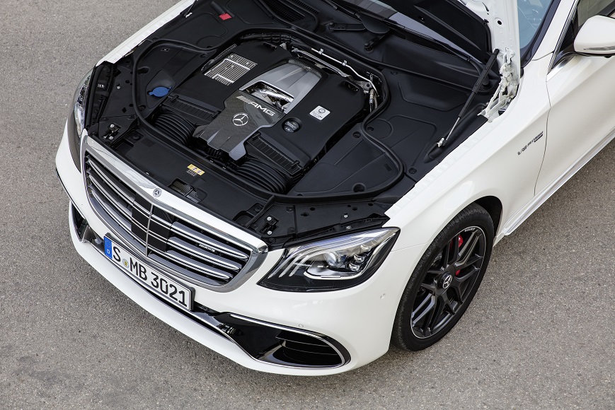 Mercedes-Benz heeft de vernieuwde S-Klasse nu volledig onthuld. Er zijn nieuwe motoren, een plug-in hybridevariant, meer rijtechnologie en meerdere kleinere wijzigingen.