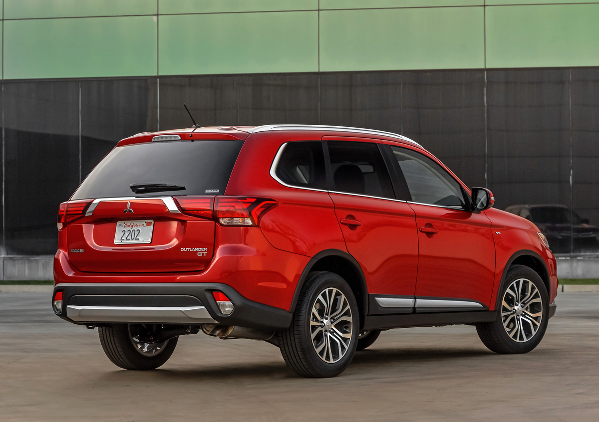 Facelift Mitsubishi Outlander krijgt vorm op New York International Auto Show.