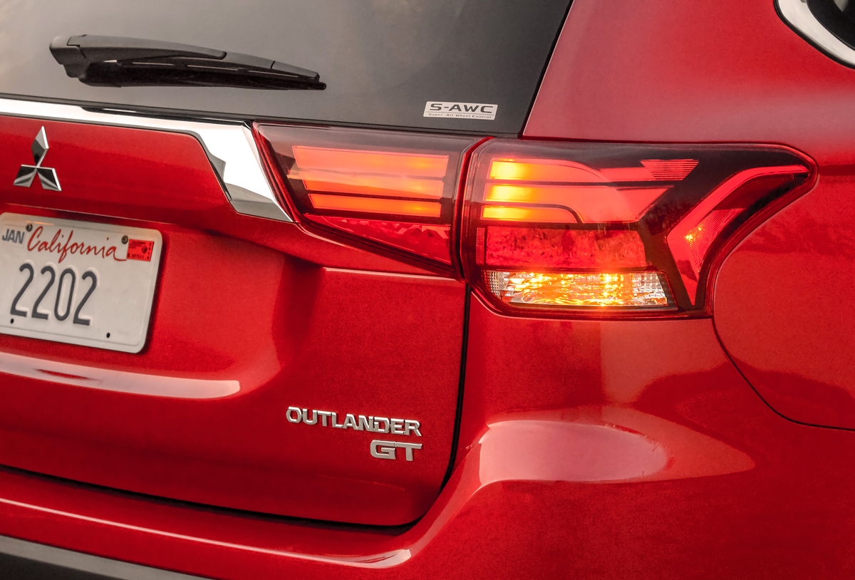 Facelift Mitsubishi Outlander krijgt vorm op New York International Auto Show.