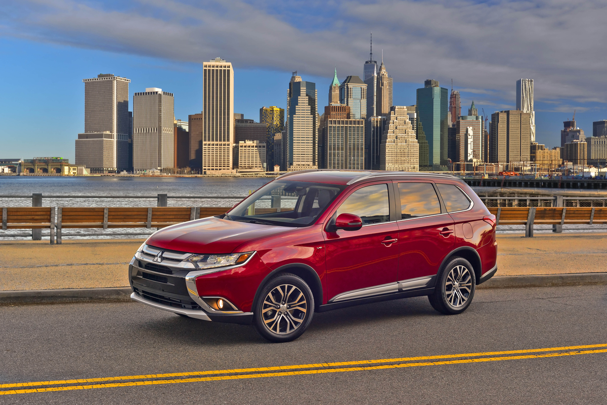 Facelift Mitsubishi Outlander krijgt vorm op New York International Auto Show.