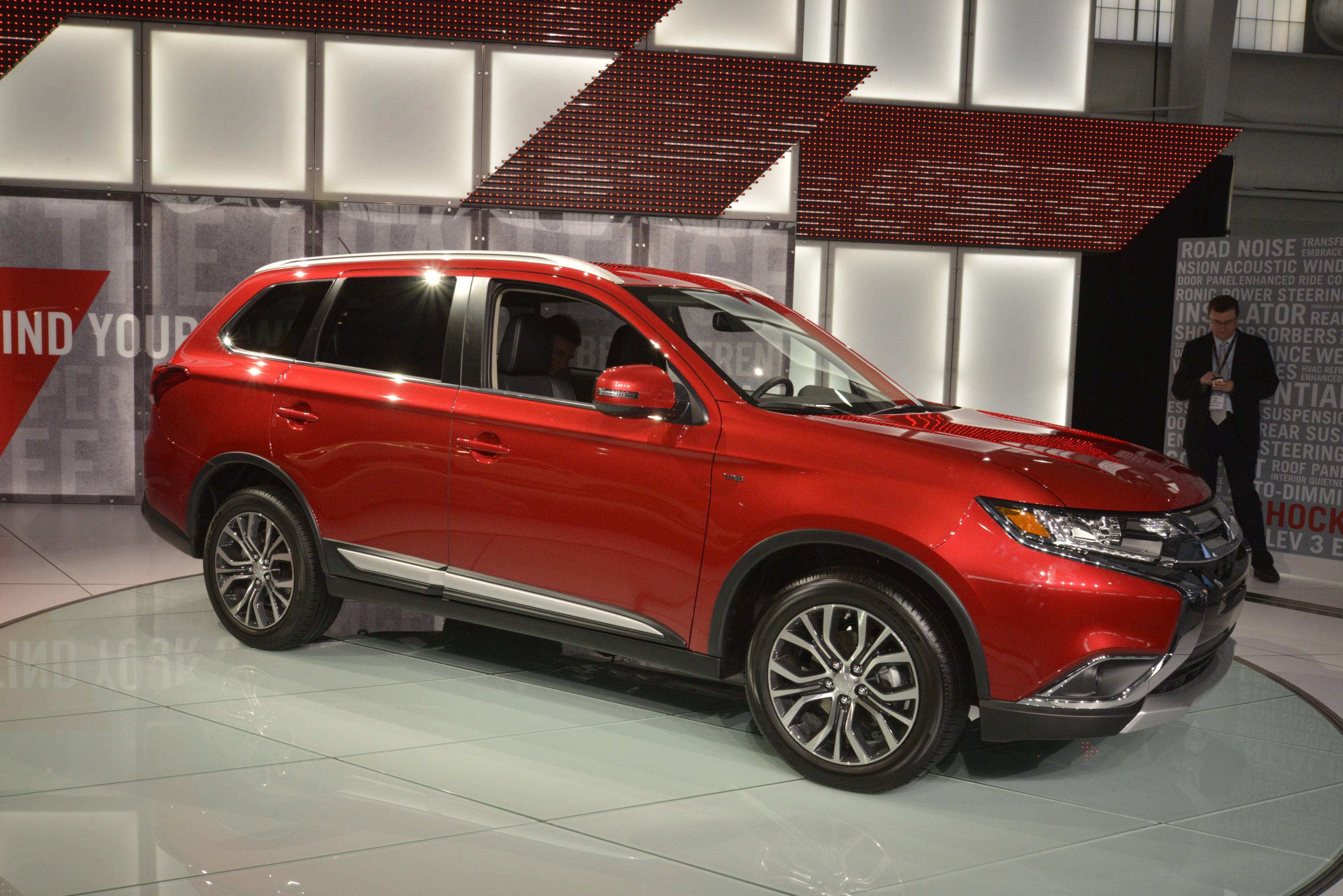 Facelift Mitsubishi Outlander krijgt vorm op New York International Auto Show.