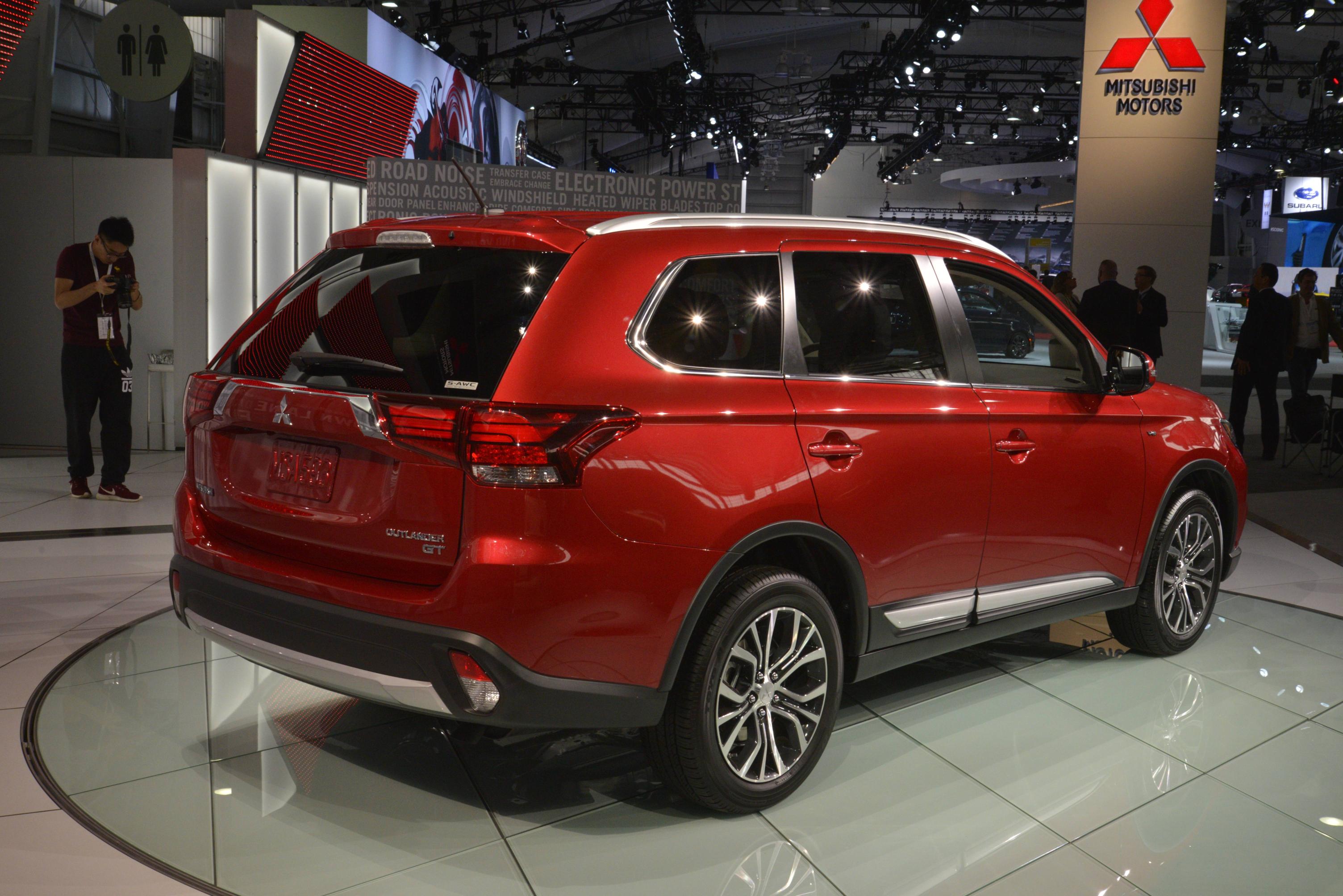 Facelift Mitsubishi Outlander krijgt vorm op New York International Auto Show.