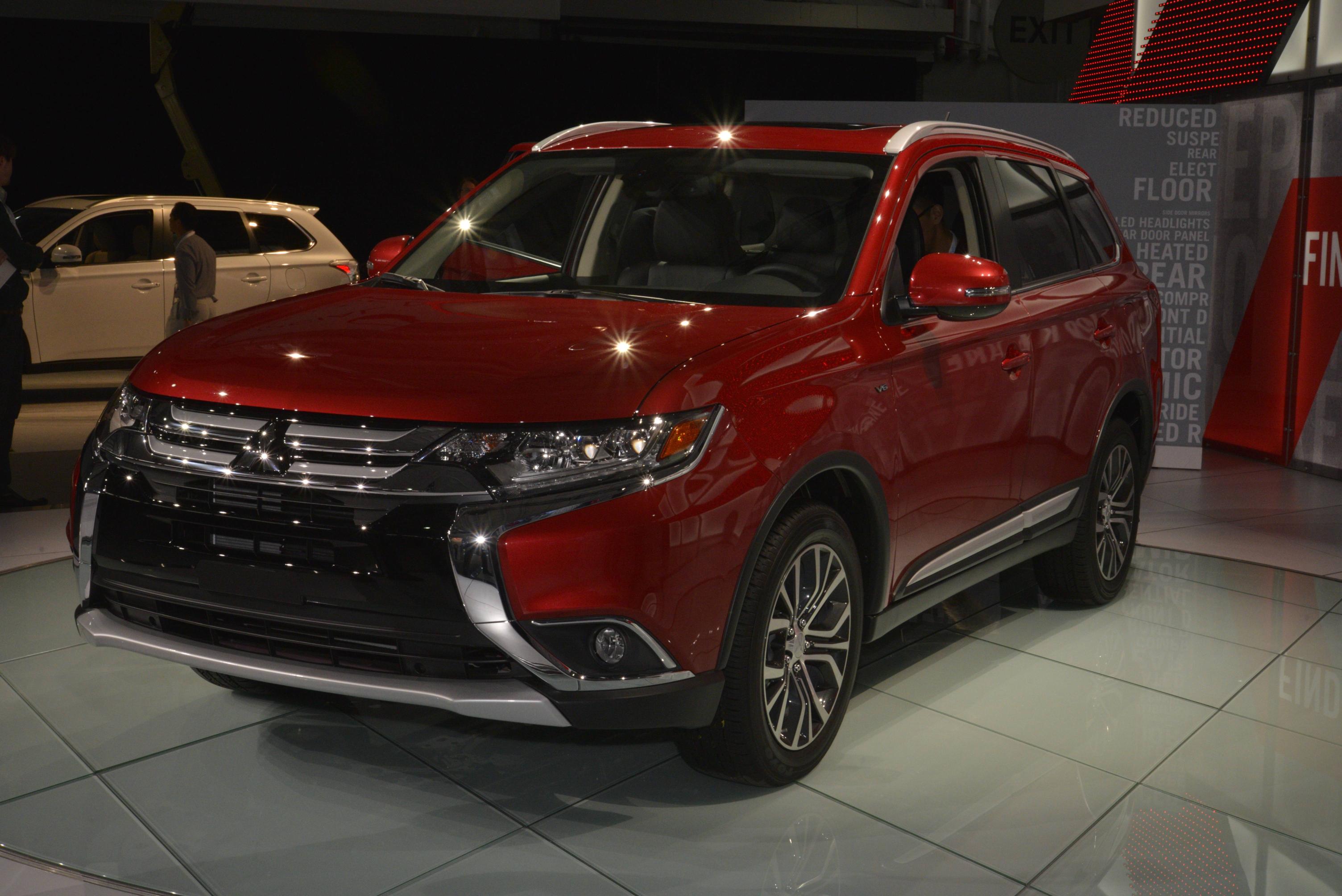 Facelift Mitsubishi Outlander krijgt vorm op New York International Auto Show.