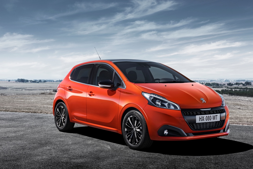 Peugeot 208 facelift met 208 GT komt naar Autosalon Genve 2015.