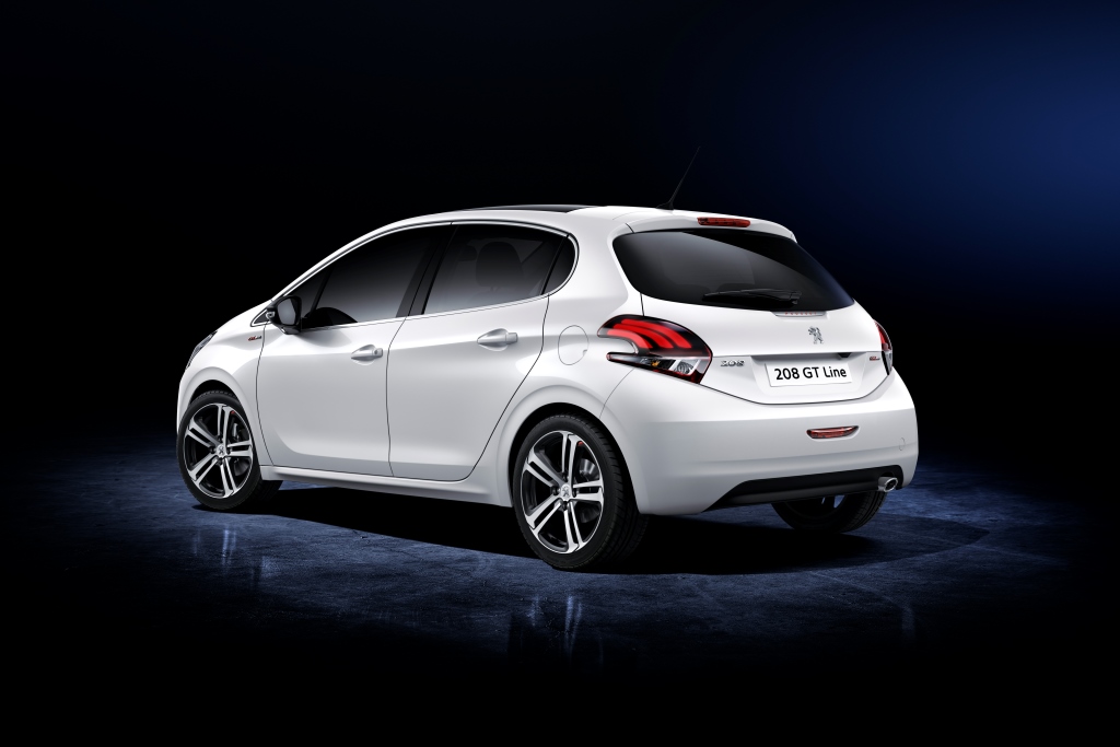 Peugeot 208 facelift met 208 GT komt naar Autosalon Genve 2015.