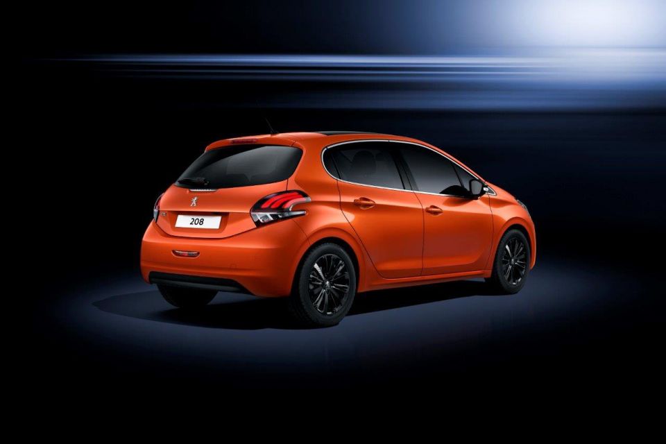 Peugeot 208 facelift met 208 GT komt naar Autosalon Genve 2015.