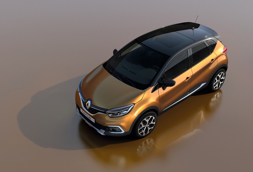 Renault heeft de Captur van een facelift voorzien. De auto krijgt er een iets strakkere uitstraling door en ligt nu wat meer op n lijn met de andere Renault-modellen.