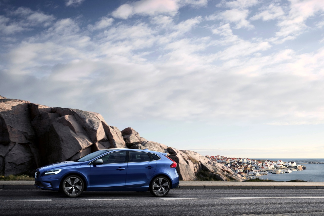 Facelift voor Volvo V40 in modeljaar 2017. De best seller van Volvo beleeft zijn debuut op de Autosalon van Geneve 2016.