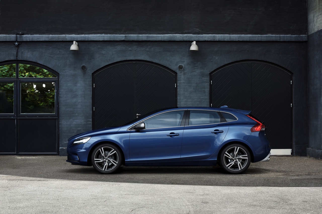 Facelift voor Volvo V40 in modeljaar 2017. De best seller van Volvo beleeft zijn debuut op de Autosalon van Geneve 2016.