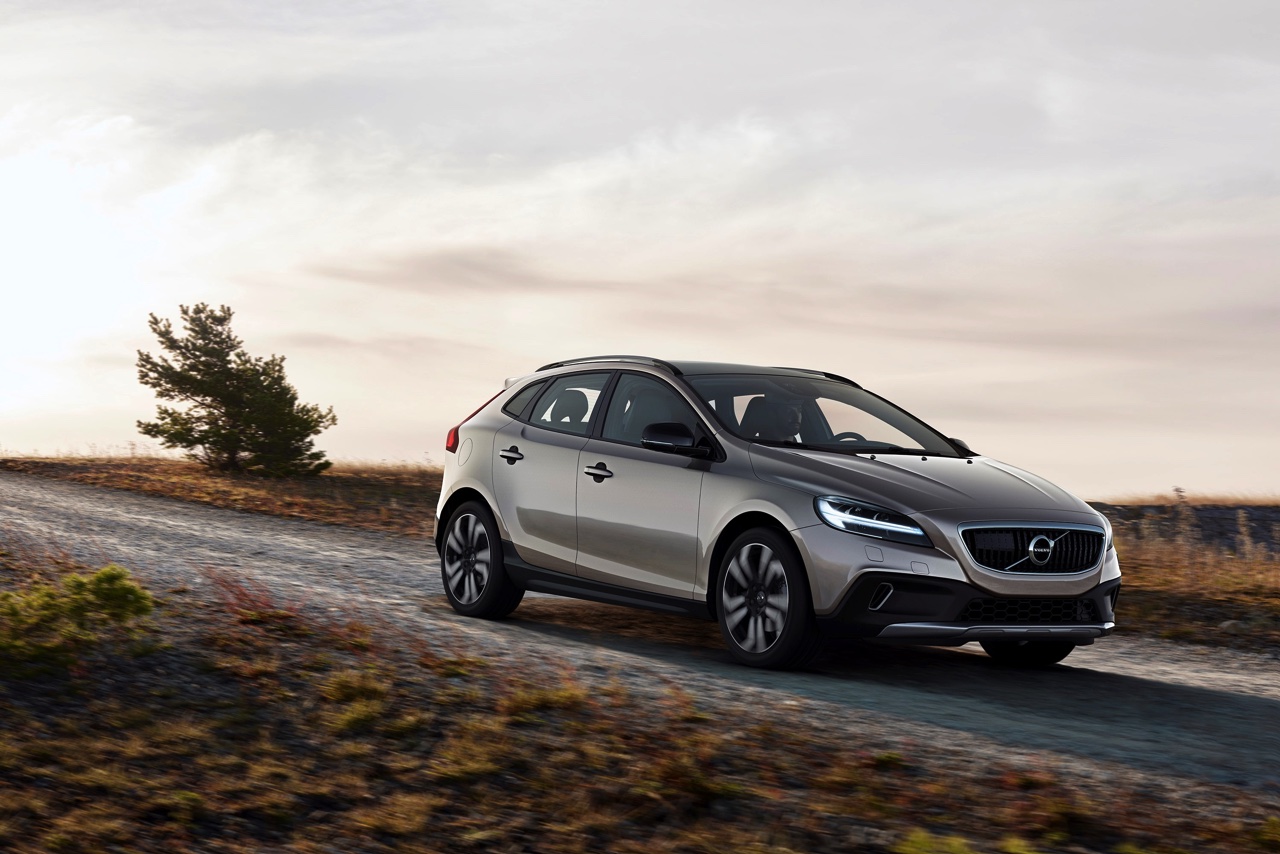 Facelift voor Volvo V40 in modeljaar 2017. De best seller van Volvo beleeft zijn debuut op de Autosalon van Geneve 2016.