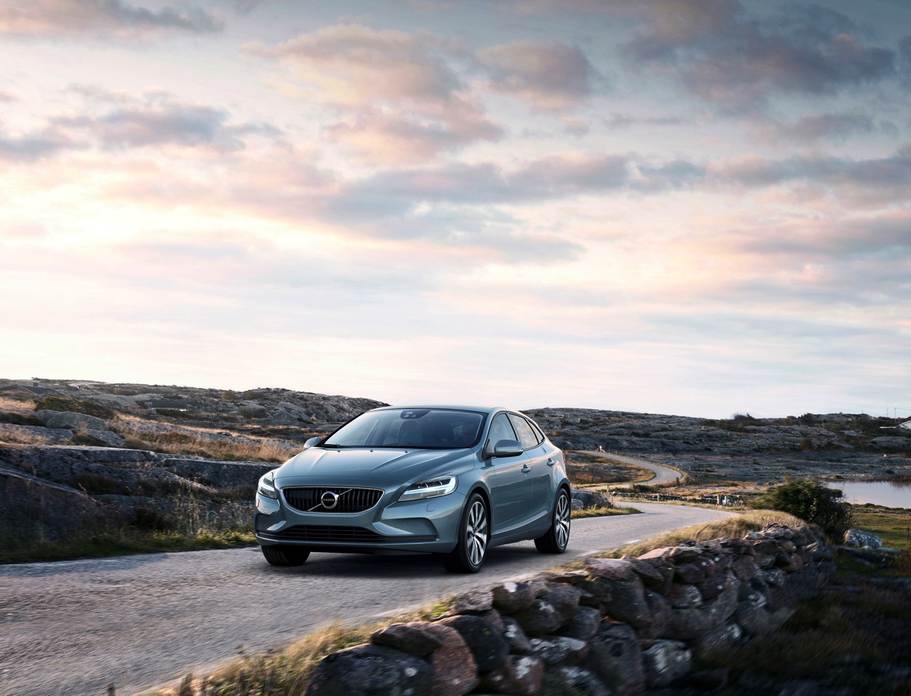 Facelift voor Volvo V40 in modeljaar 2017. De best seller van Volvo beleeft zijn debuut op de Autosalon van Geneve 2016.