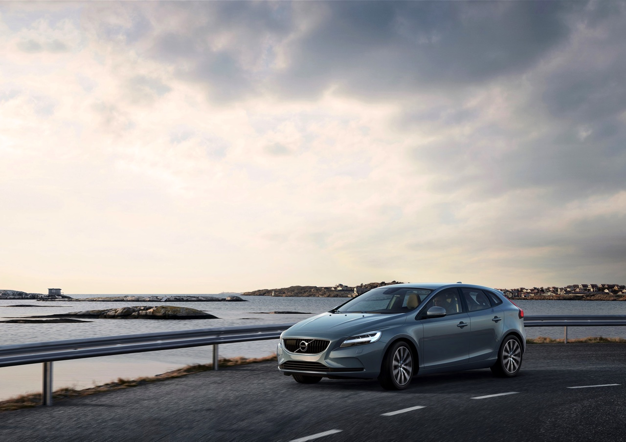 Facelift voor Volvo V40 in modeljaar 2017. De best seller van Volvo beleeft zijn debuut op de Autosalon van Geneve 2016.