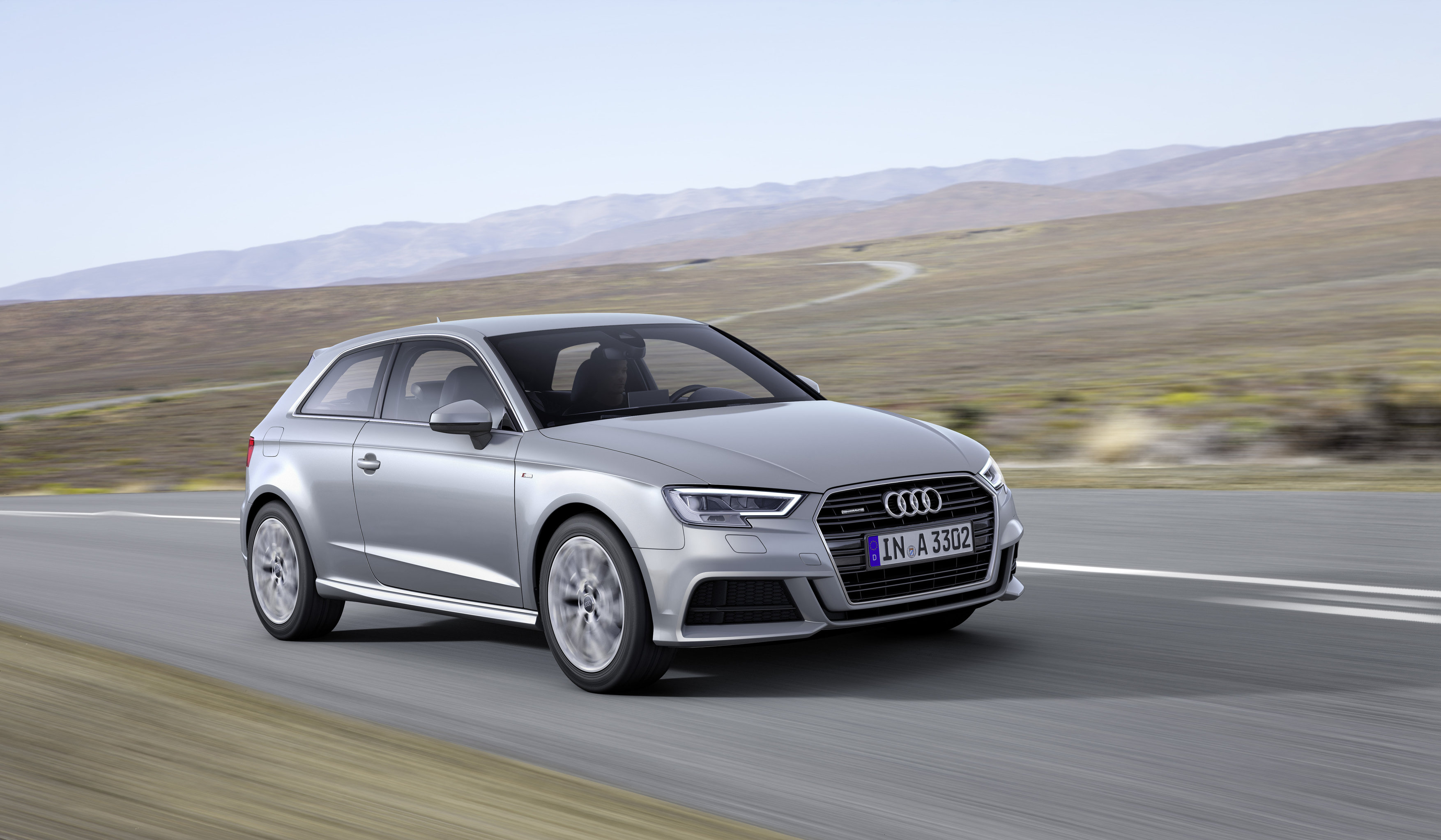 Facelift Audi A3 een feit. Vanaf de zomer 2016 staat de vernieuwde Audi A3 met een nieuw gezicht, verse motoren, de 1.0 TFSI driecilinder en meer veiligheid in de showrooms.