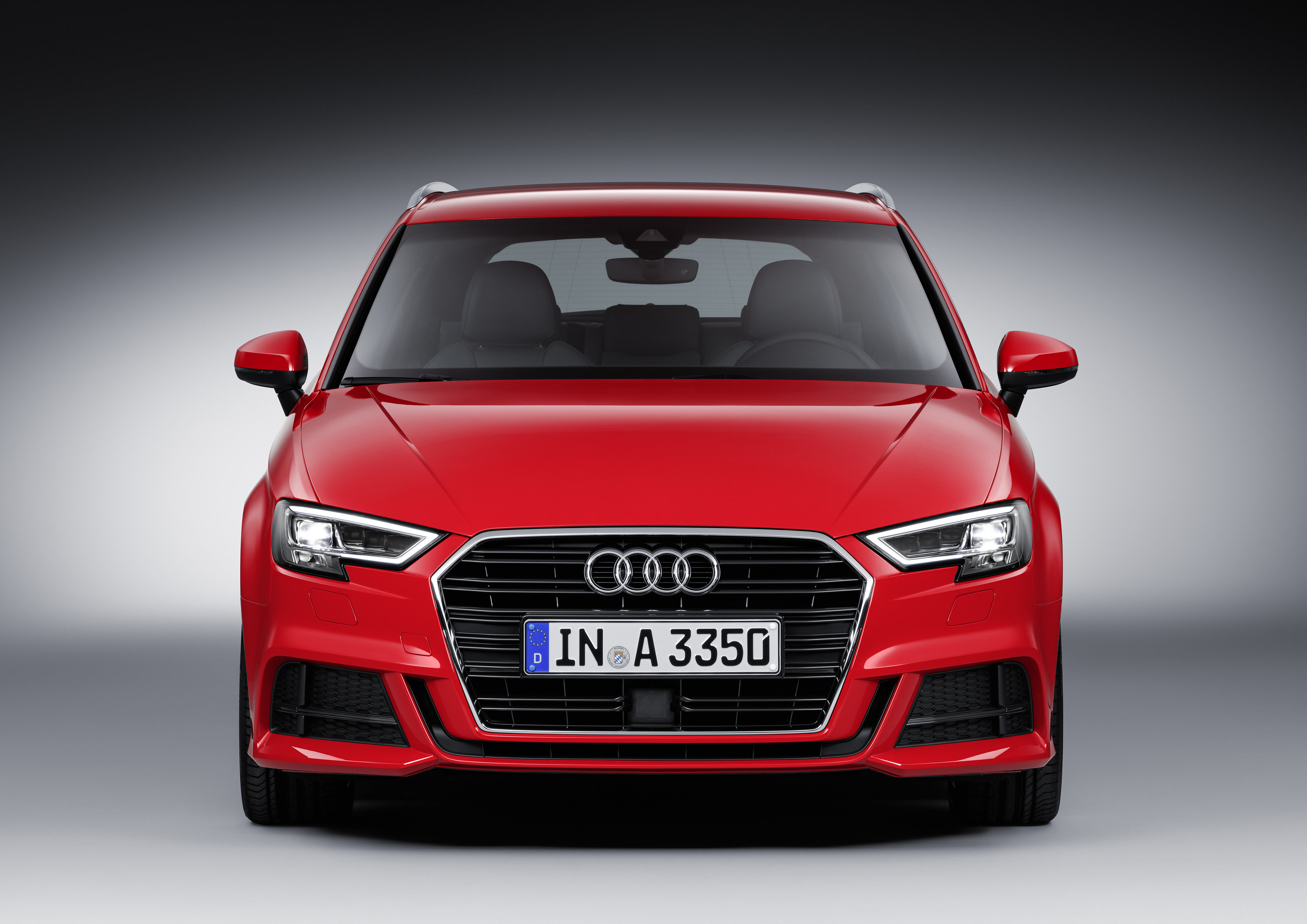 Facelift Audi A3 een feit. Vanaf de zomer 2016 staat de vernieuwde Audi A3 met een nieuw gezicht, verse motoren, de 1.0 TFSI driecilinder en meer veiligheid in de showrooms.