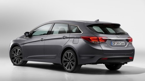 Hyundai presenteerde deze week het nieuwe familiegezicht van het merk met de i20 en i30. De i40 kan dan natuurlijk niet achterblijven.