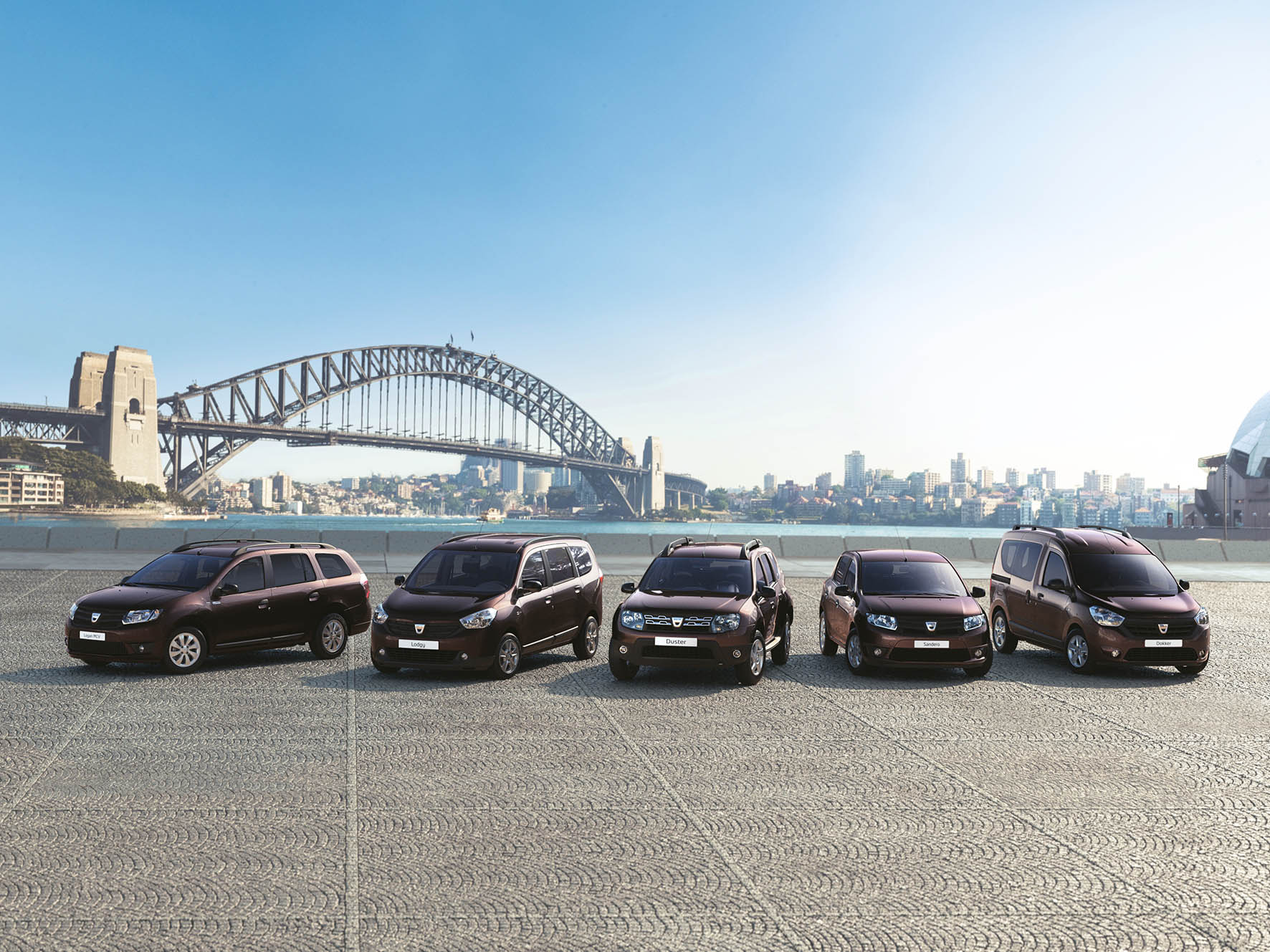 Dacia introduceert Sandero, Logan, Lodgy, Dokker en Duster actiemodellen onder de naam Robust.