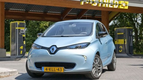 Fastned heeft nieuwe openbare snellaadstations geopend en breidt het netwerk dit jaar nog verder uit.