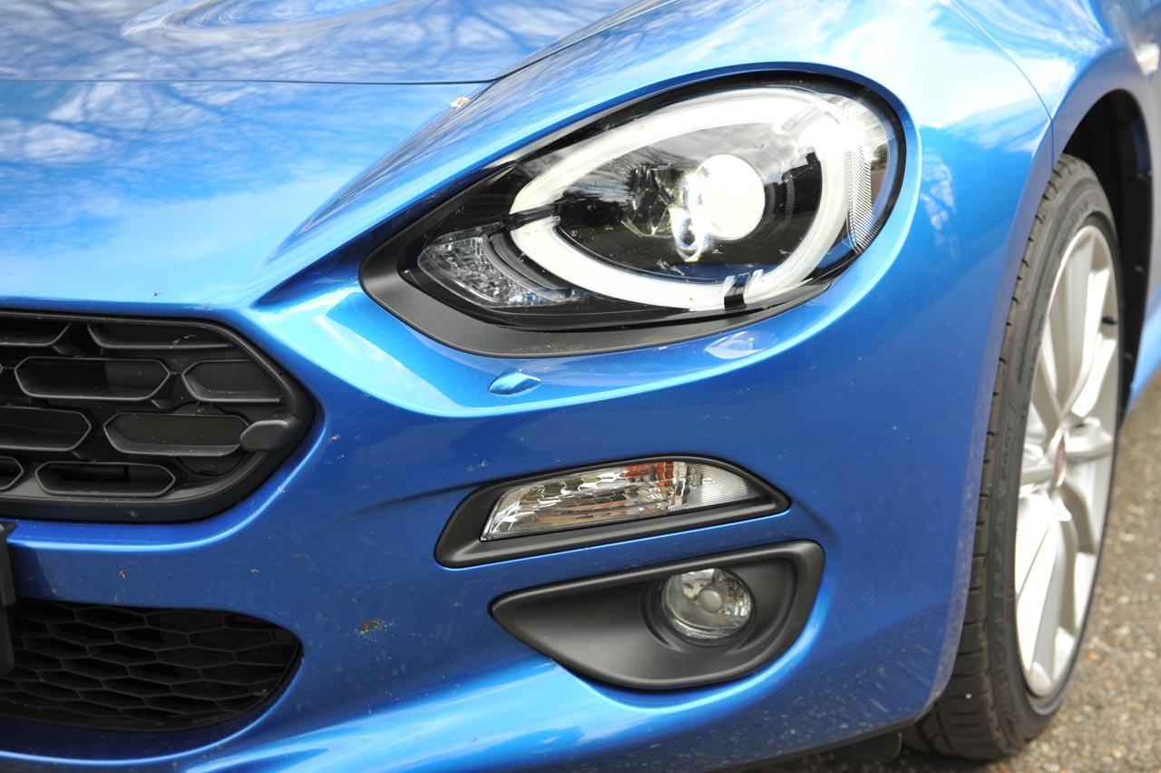 Fiat ontwikkelde op basis van de Mazda MX-5 een eigen roadster, de 124 Spider. Weet de Italiaan het Japanse niveau te verbeteren?