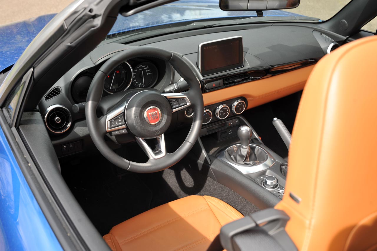 Fiat ontwikkelde op basis van de Mazda MX-5 een eigen roadster, de 124 Spider. Weet de Italiaan het Japanse niveau te verbeteren?