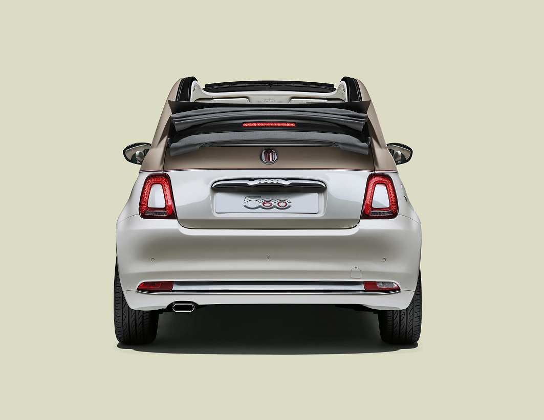 De Fiat 500 is 60 jaar geworden en dat wordt gevierd met een speciale limited edition, met klassieke aankledingsdetails. Er komen 35 exemplaren naar Nederland.