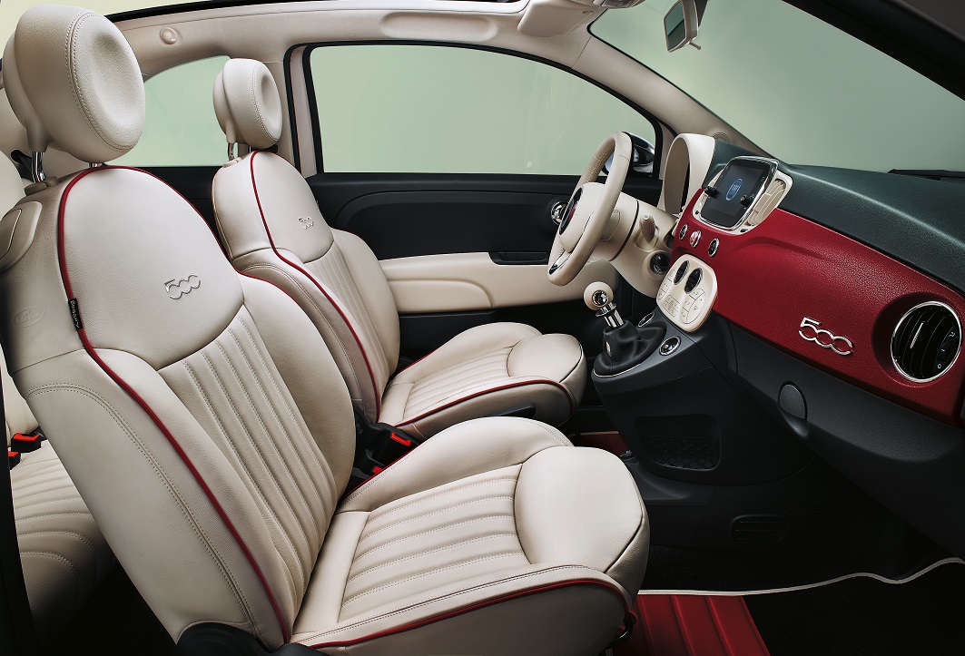 De Fiat 500 is 60 jaar geworden en dat wordt gevierd met een speciale limited edition, met klassieke aankledingsdetails. Er komen 35 exemplaren naar Nederland.