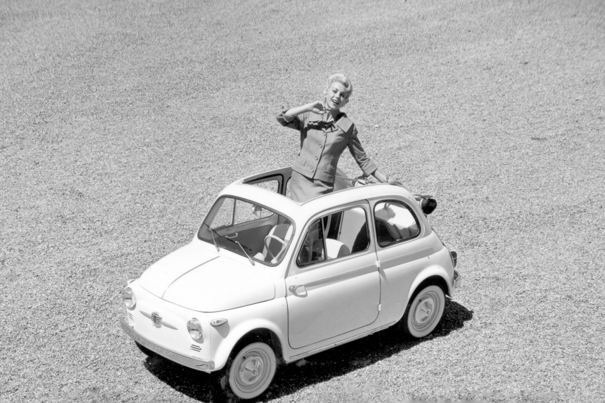 De Fiat 500 werd exact 60 jaar geleden gelanceerd.