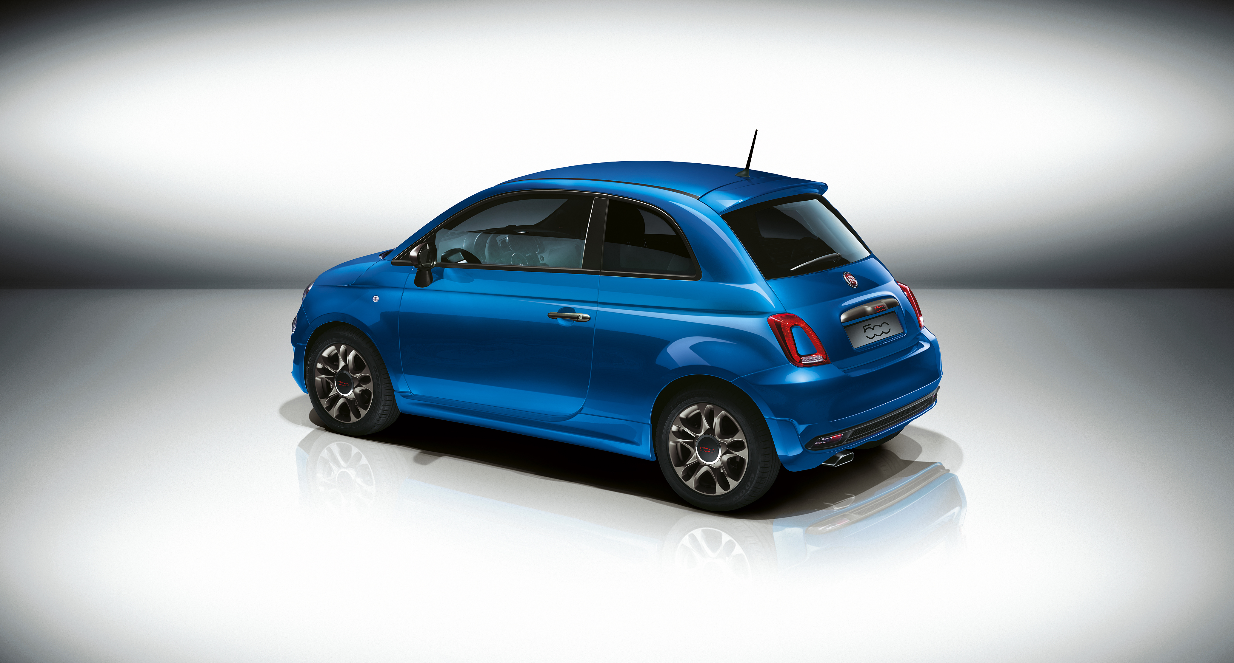 Facelift voor Fiat 500S tijdens de Autosalon van Geneve. De sportief getinte 500S wordt vanaf juli 2016 gentroduceerd.