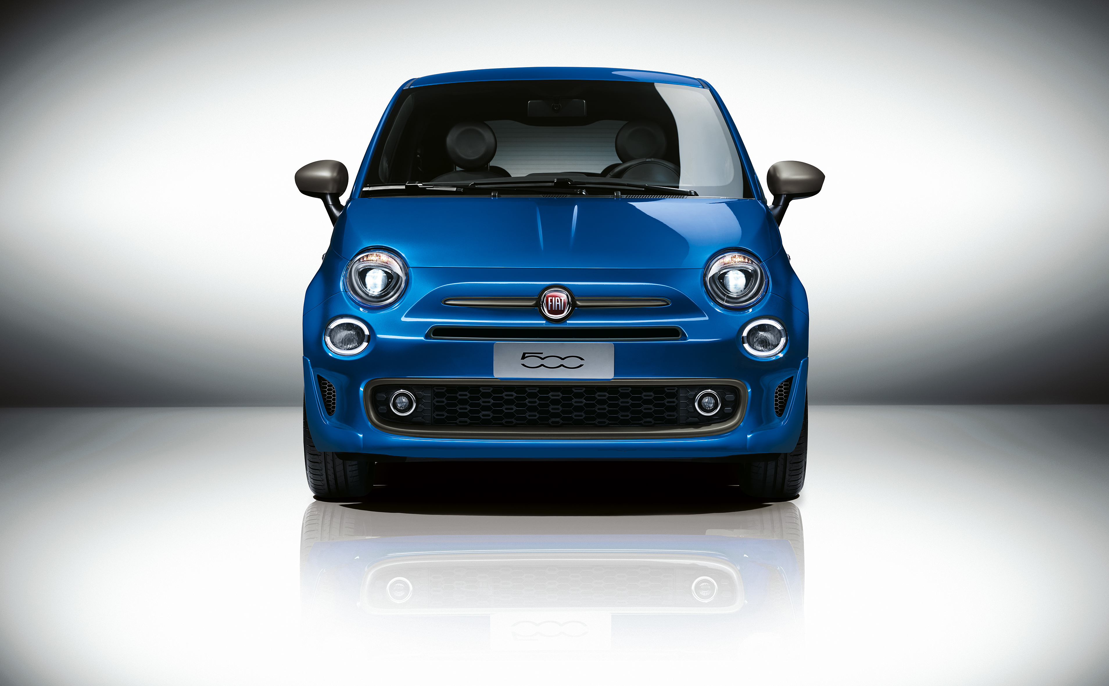 Facelift voor Fiat 500S tijdens de Autosalon van Geneve. De sportief getinte 500S wordt vanaf juli 2016 gentroduceerd.