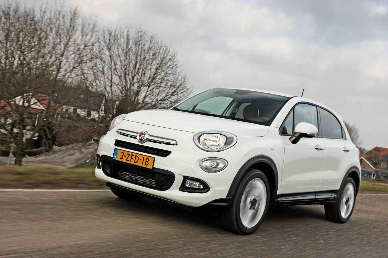 Autotest Fiat 500X 1.4 Turbo MultiAir in de Lounge-uitvoering, de nieuwe crossover van Fiat met veel ruimte, een felle motor en een goede uitrusting. En duidelijk anders dan de Jeep Renegade.