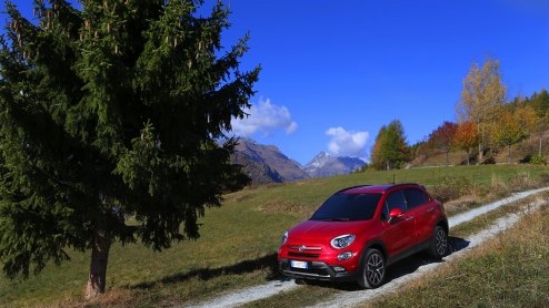 Rijtest - De Fiat 500X is de nieuwste toevoeging aan de 500 familie. Na de 500 en de 500L is het nu tijd voor een compacte crossover. De eerste kennismaking op de wegen rond Turijn was een goede.
