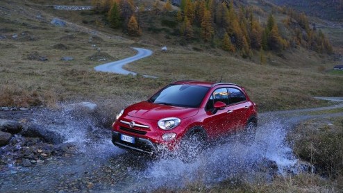 Rijtest - De Fiat 500X is de nieuwste toevoeging aan de 500 familie. Na de 500 en de 500L is het nu tijd voor een compacte crossover. De eerste kennismaking op de wegen rond Turijn was een goede.