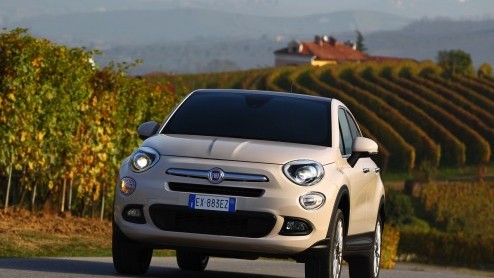 Rijtest - De Fiat 500X is de nieuwste toevoeging aan de 500 familie. Na de 500 en de 500L is het nu tijd voor een compacte crossover. De eerste kennismaking op de wegen rond Turijn was een goede.