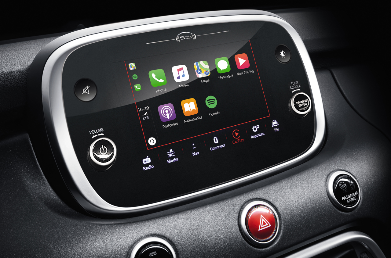 Fiat voert als modeljaarwijziging op de 500X vooral een nieuwe infotainmentsysteem door.