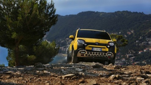 Rijtest Fiat Panda Cross: een bijzondere verschijning, de mini-SUV Fiat Panda Cross. Sterk in het terrein, comfortabel elders.