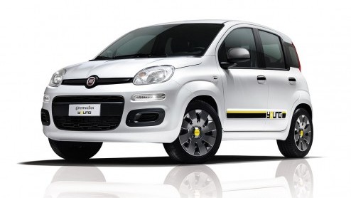 Fiat Panda Young is een nieuwe uitvoering op basis van de Panda Edizione Cool, maar speciaal uitgevoerd met Young-accenten.