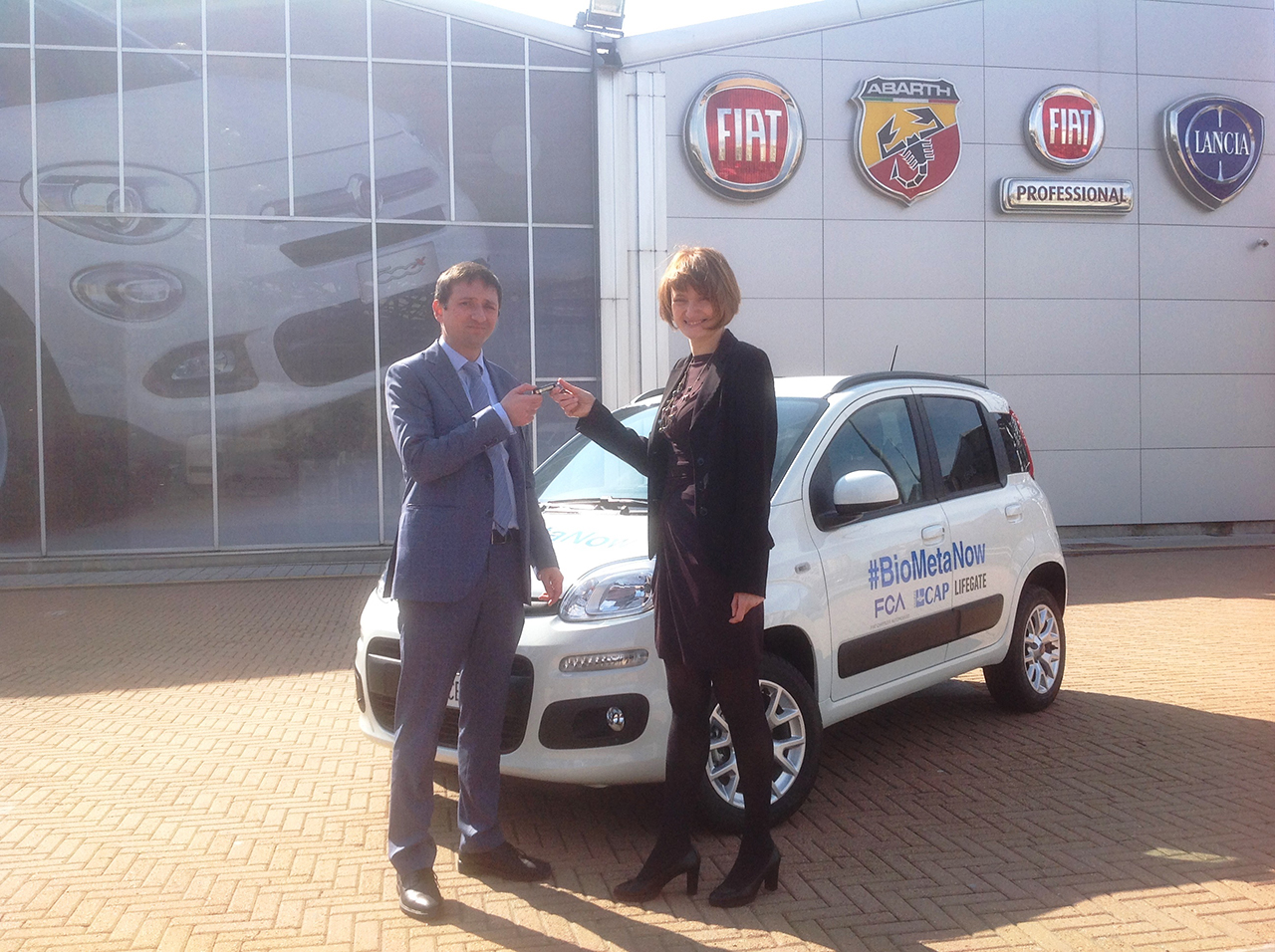 Fiat start in Milaan een experiment waarbij een Panda Natural Power een afstand van 80.000 kilometer af gaat leggen op groengas, gemaakt uit afvalwater.